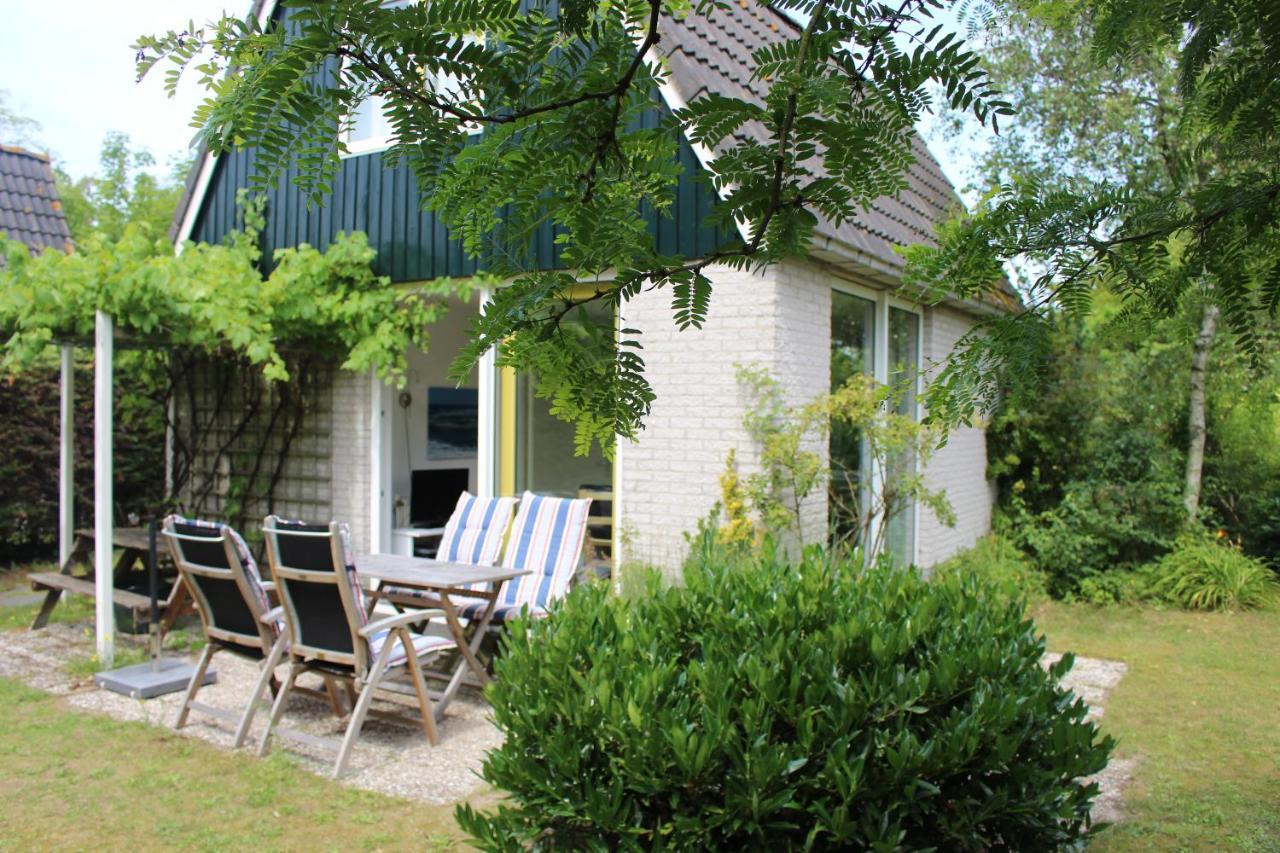 Bungalows - Bungalowpark Mooyeveld - Uniek Gelegen In De Duinen! Egmond-Binnen Δωμάτιο φωτογραφία