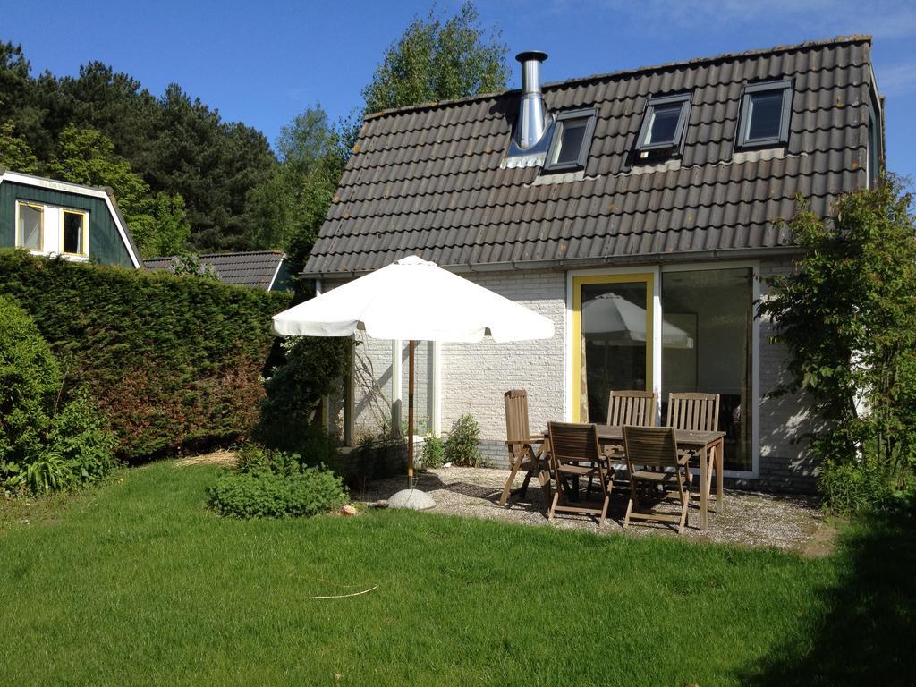 Bungalows - Bungalowpark Mooyeveld - Uniek Gelegen In De Duinen! Egmond-Binnen Δωμάτιο φωτογραφία